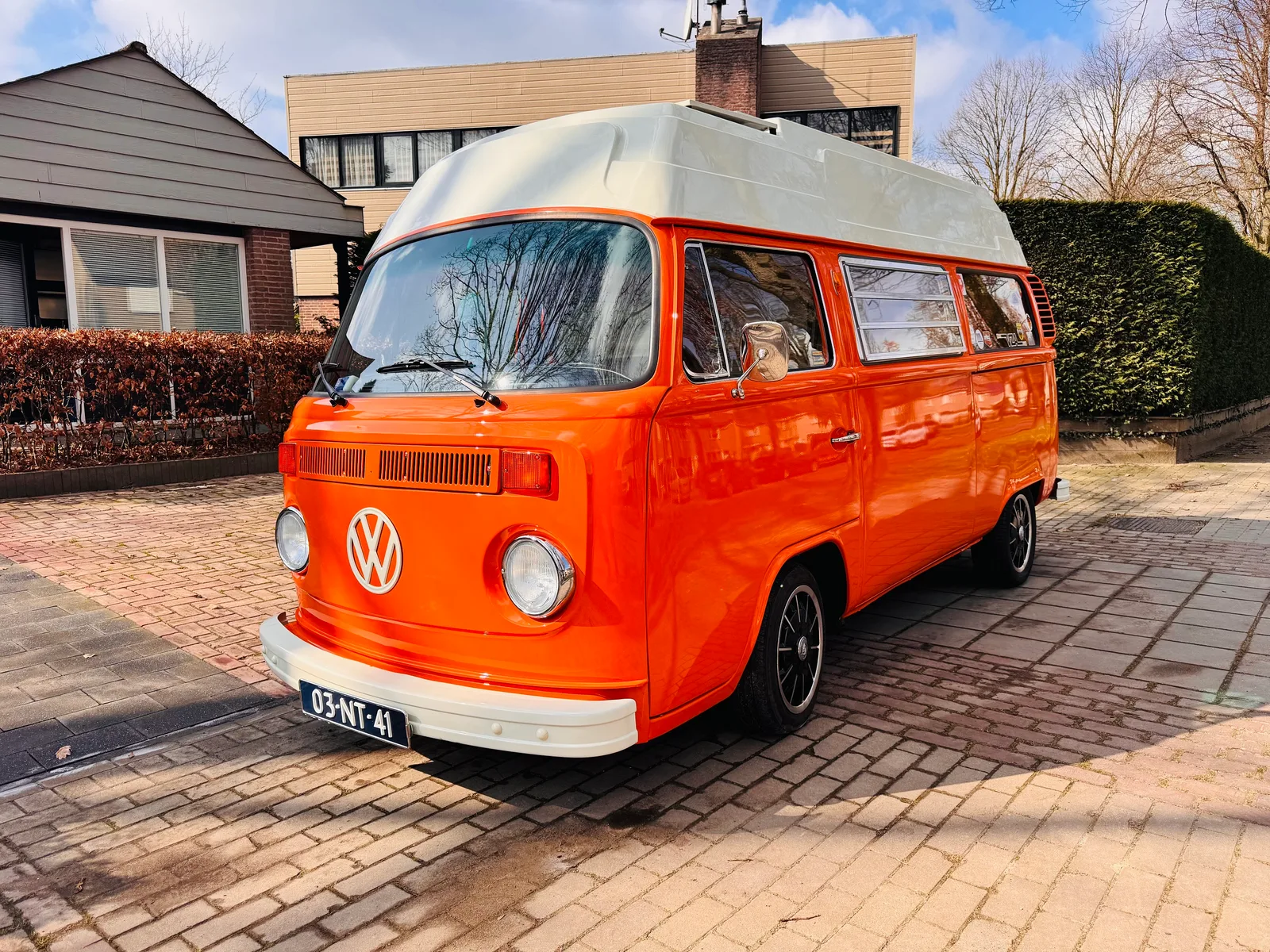 Volkswagen T2b (1976) — foto 1