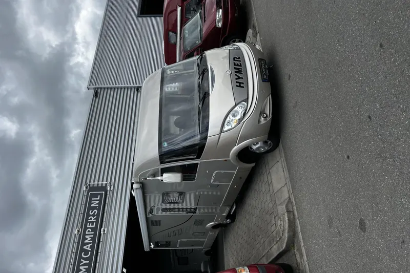 Hymer S (2009)