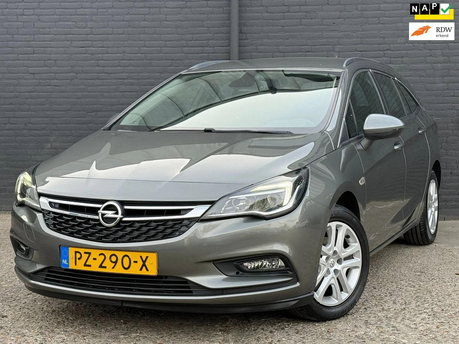 Opel Astra (2017) — foto 1