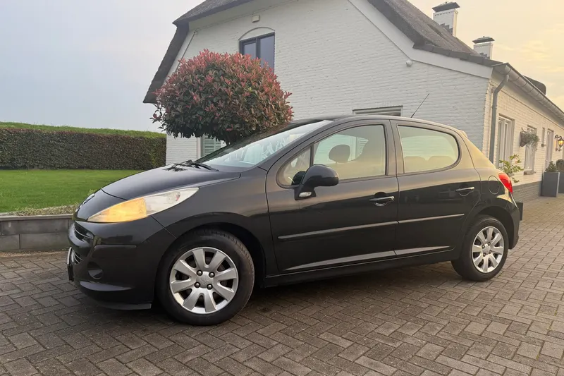 Peugeot 207 (2007)