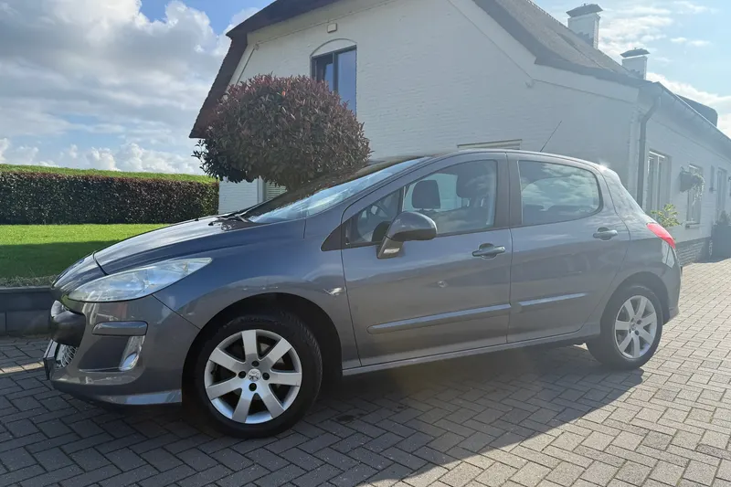 Peugeot 308 (2011)