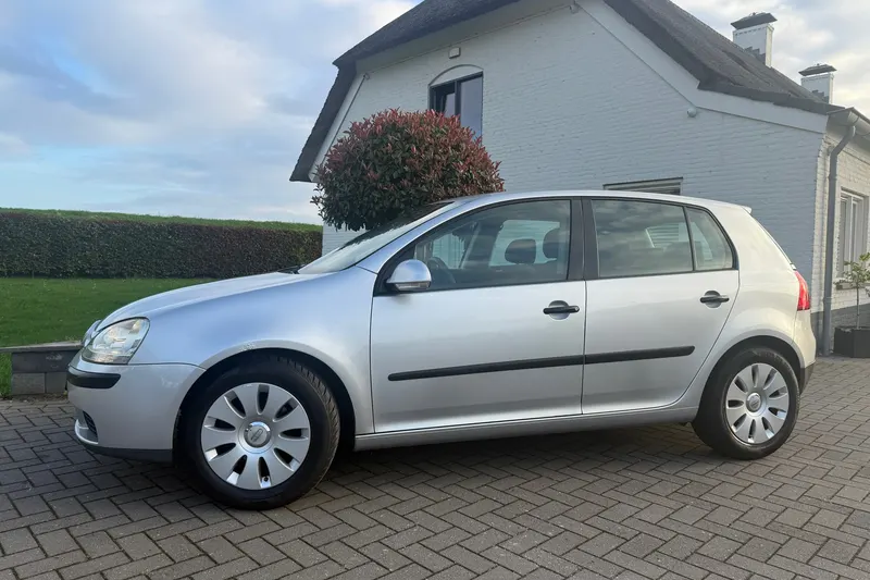 Volkswagen Golf (2004)