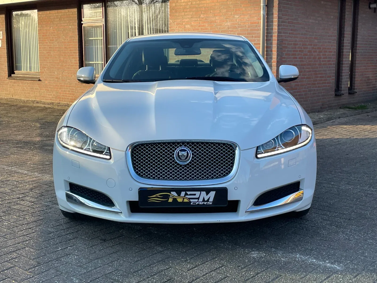 Jaguar XF (2015) — foto 1