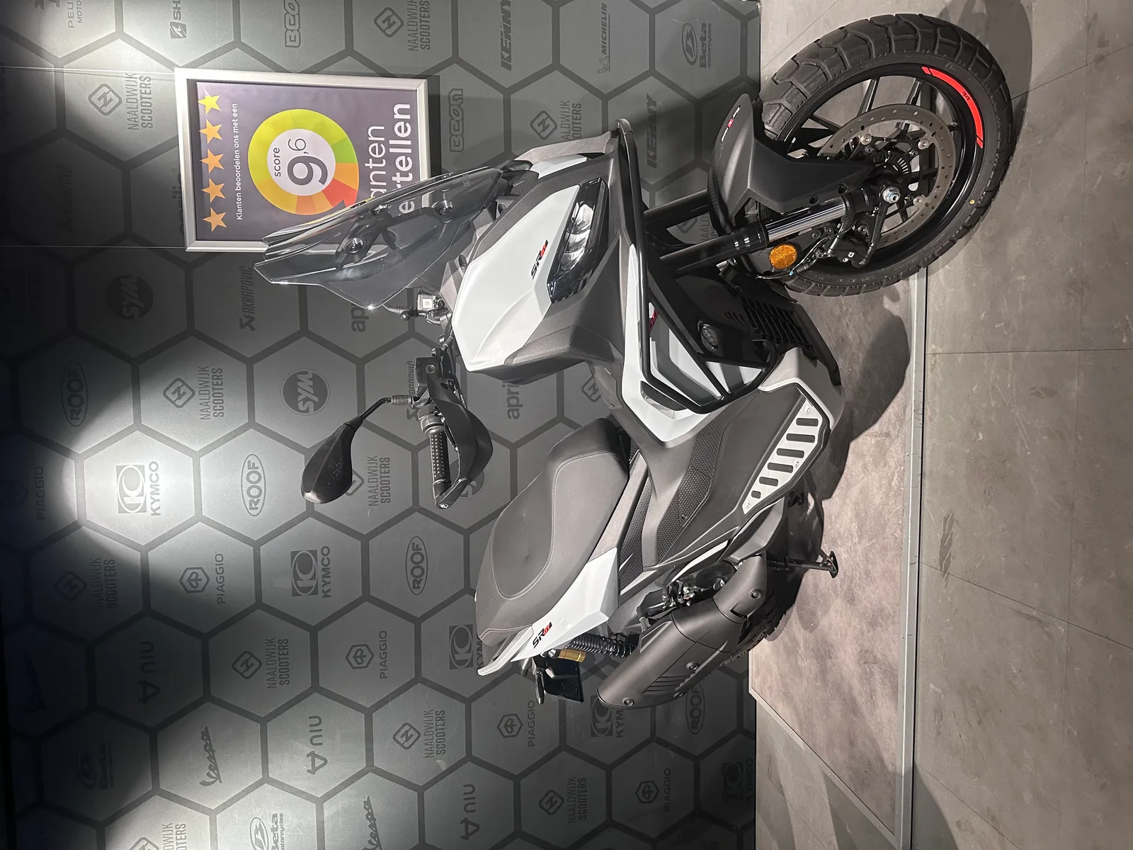 Aprilia SR GT 400 400cc (2026) — foto 1