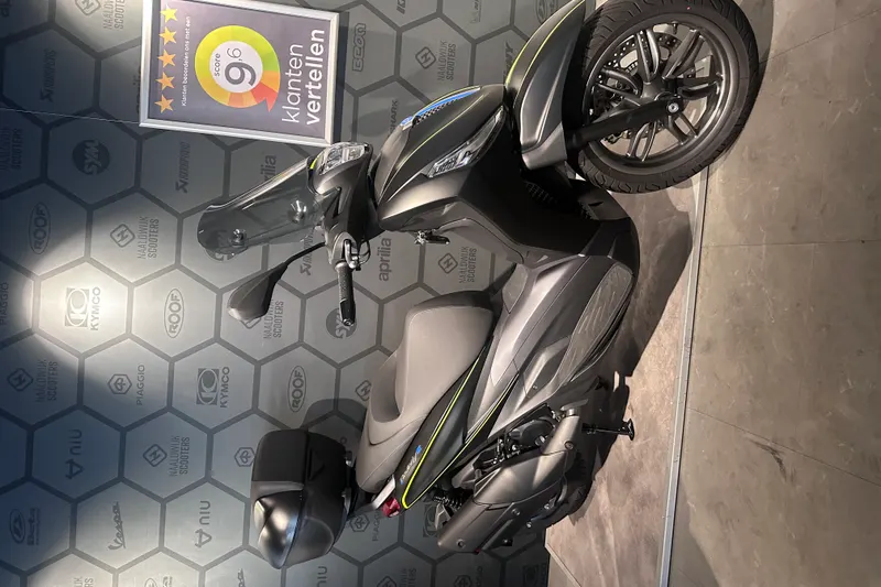 Piaggio BEVERLY 400cc motorscooter (2025)