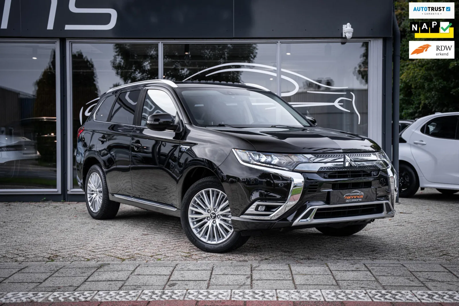 Mitsubishi Outlander (2019) — foto 1