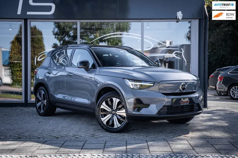 Volvo XC40 (2023)