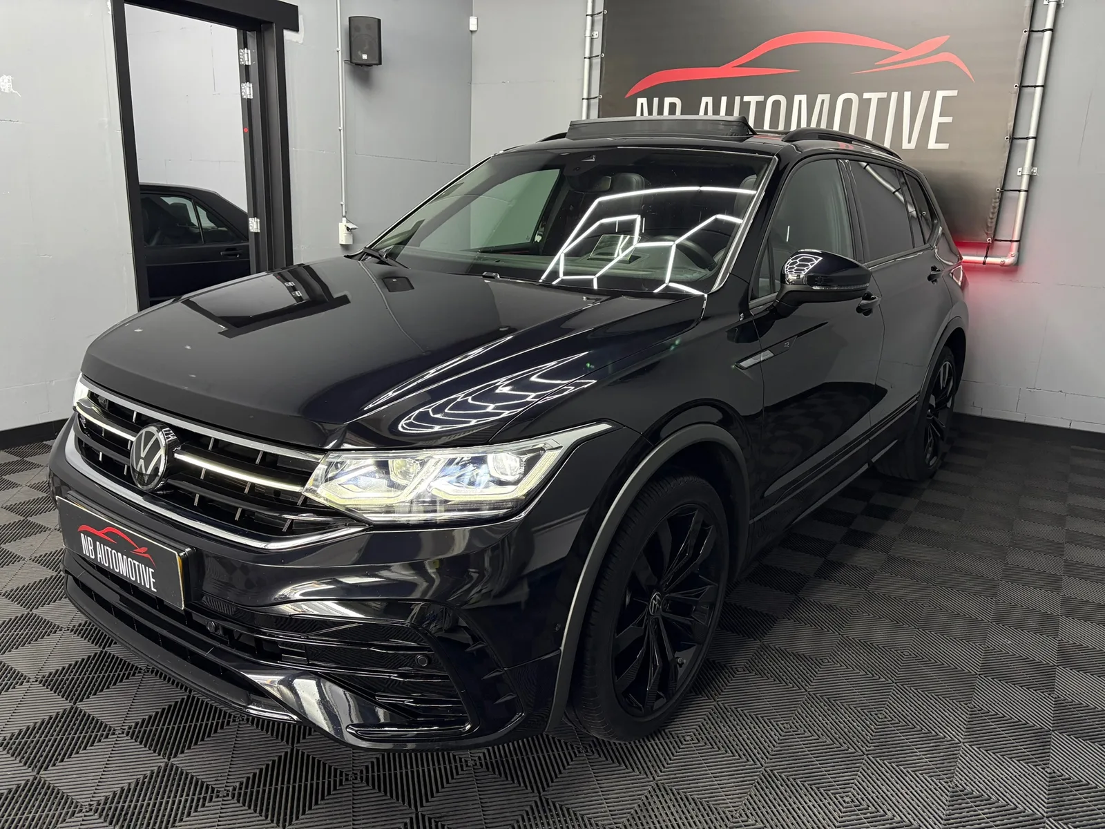 Volkswagen Tiguan (2022) — foto 1