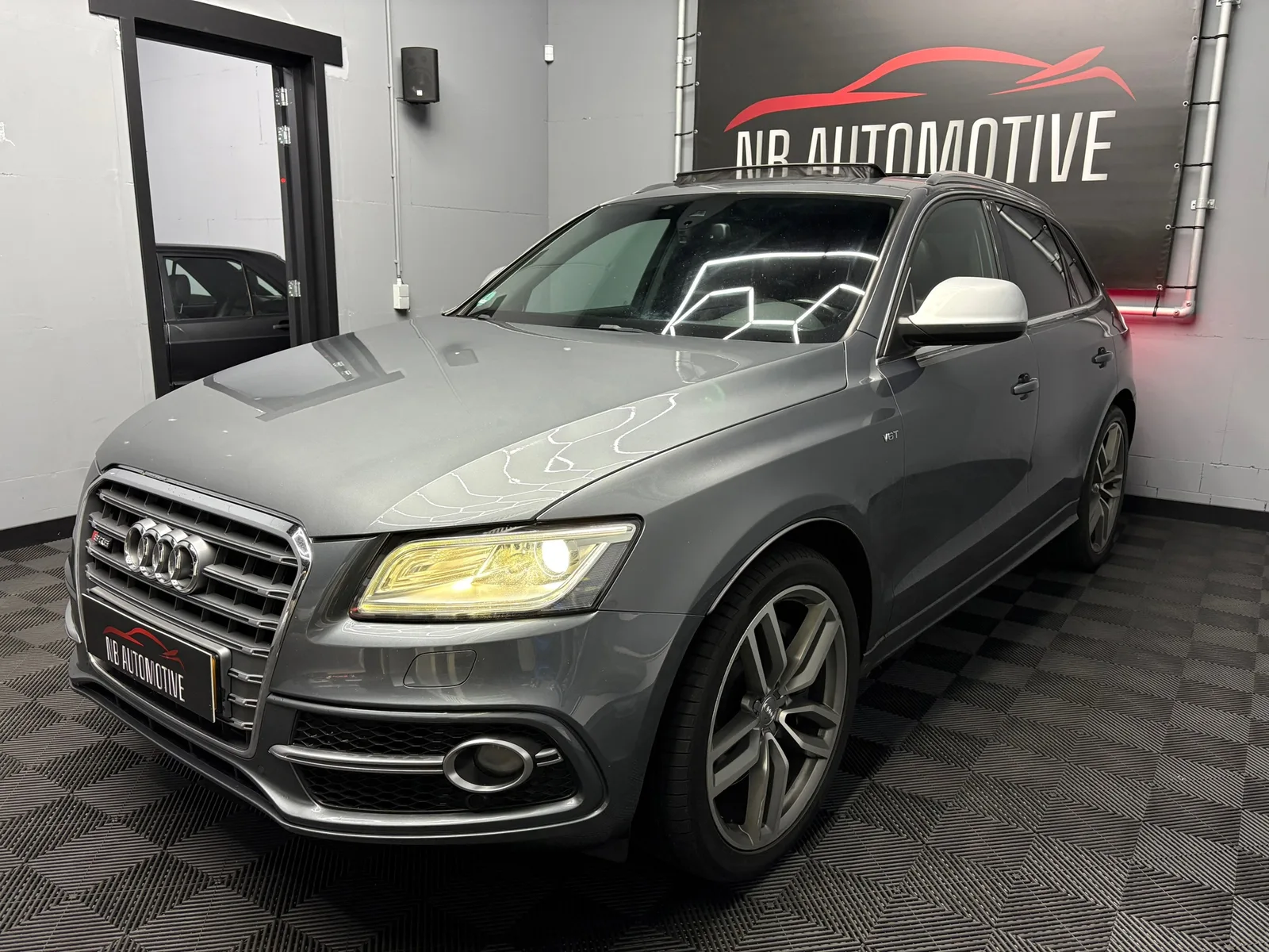Audi SQ5 (2013) — foto 1