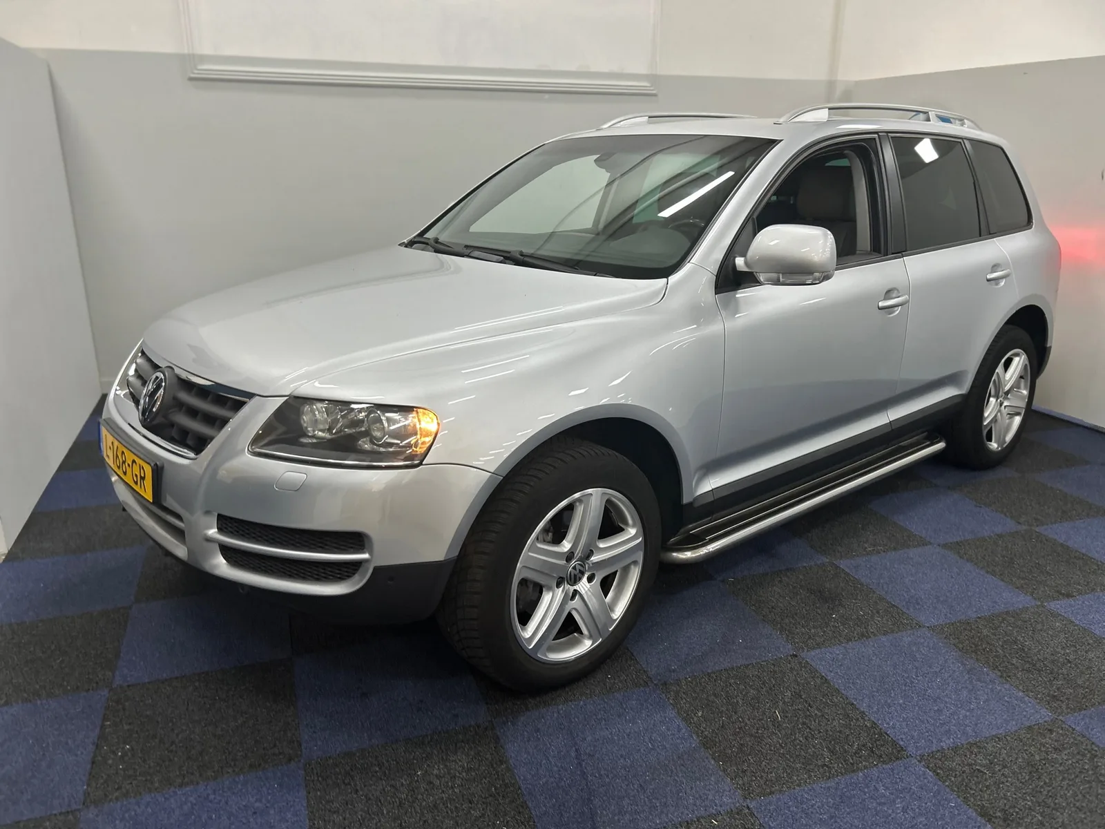 Volkswagen Touareg (2006) — foto 1