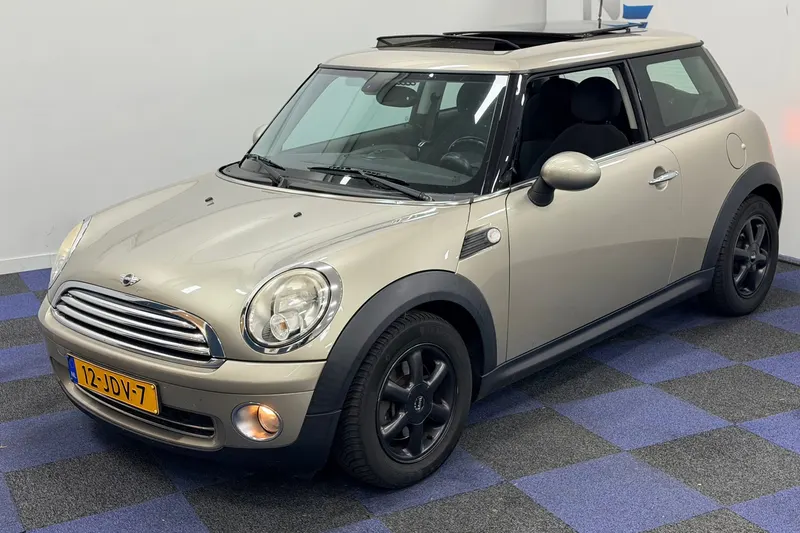 MINI One (2009)