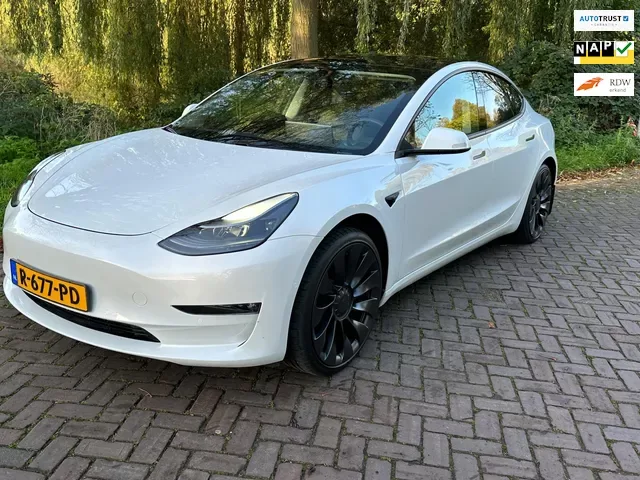 Tesla Model 3 (2021) — foto 1