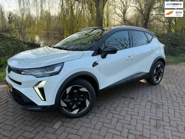 Renault Captur (2024) — foto 1
