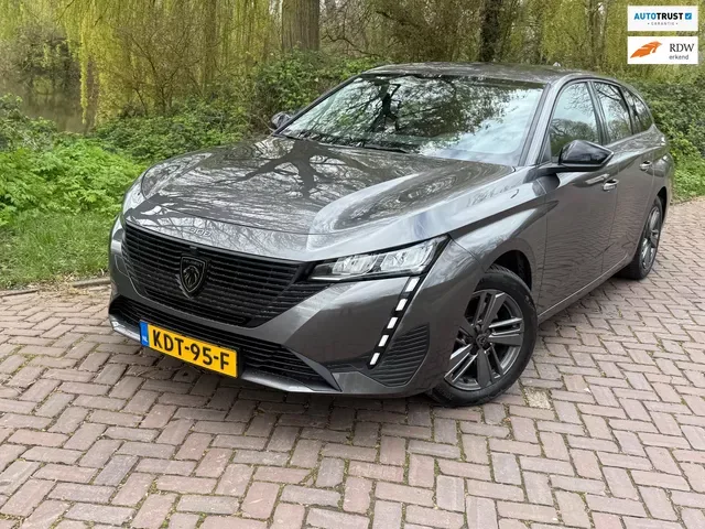 Peugeot 308 (2023) — foto 1
