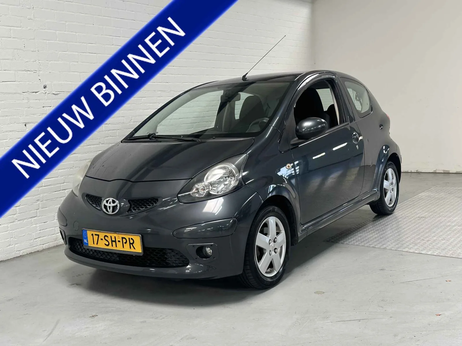 Toyota Aygo (2006) — foto 1