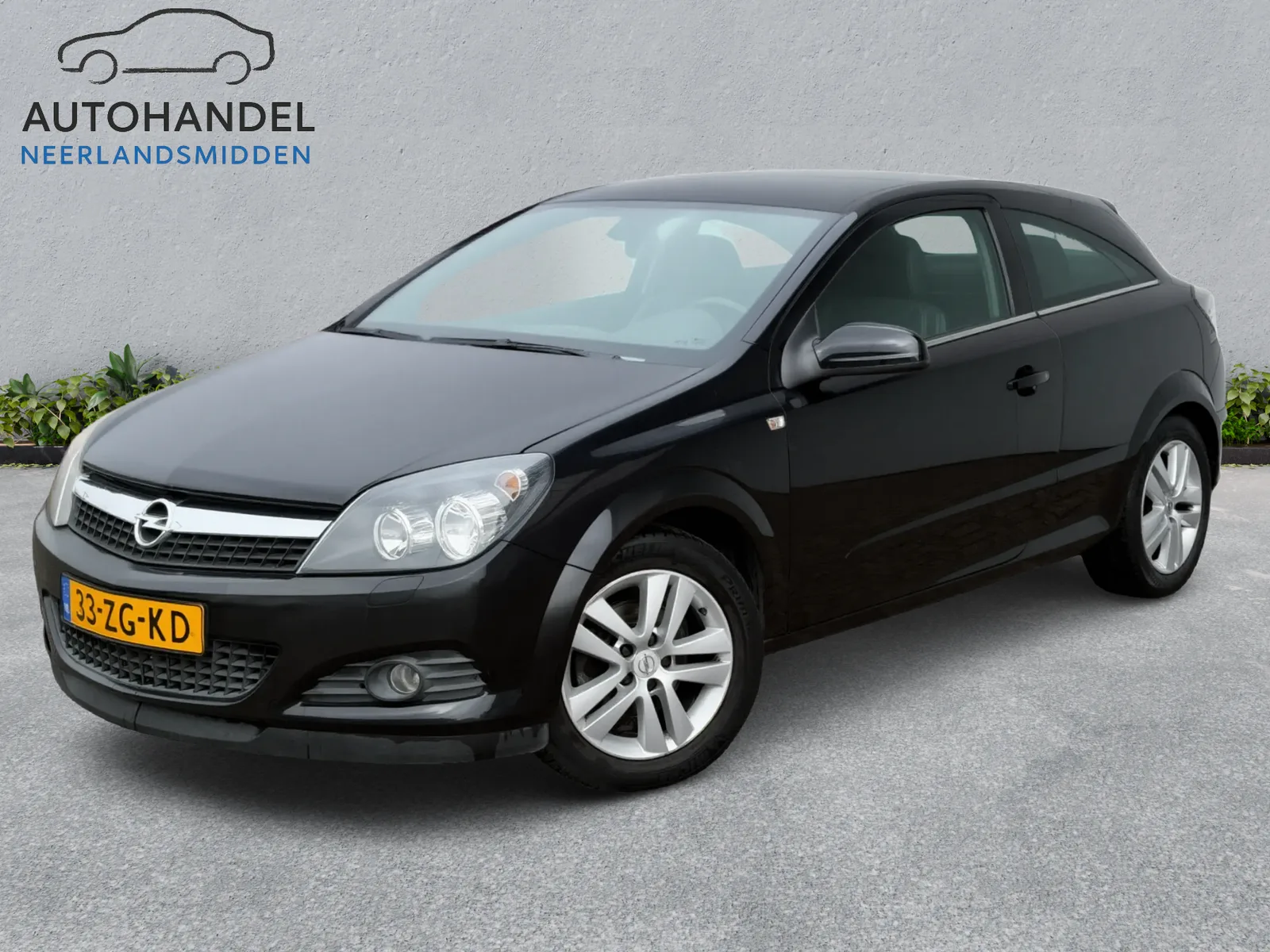 Opel Astra GTC (2008) — foto 1