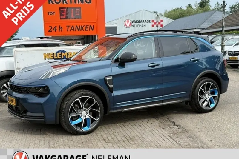 Lynk & Co 01 (2023)