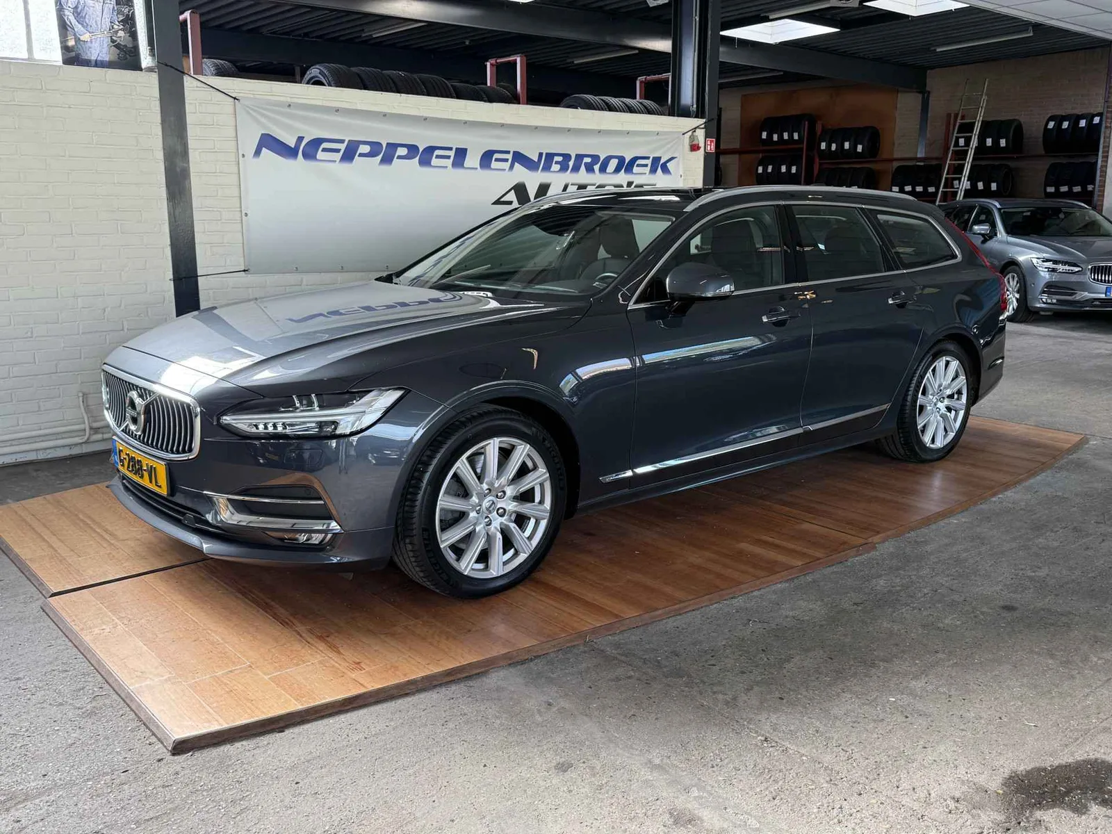 Volvo V90 (2019) — foto 1