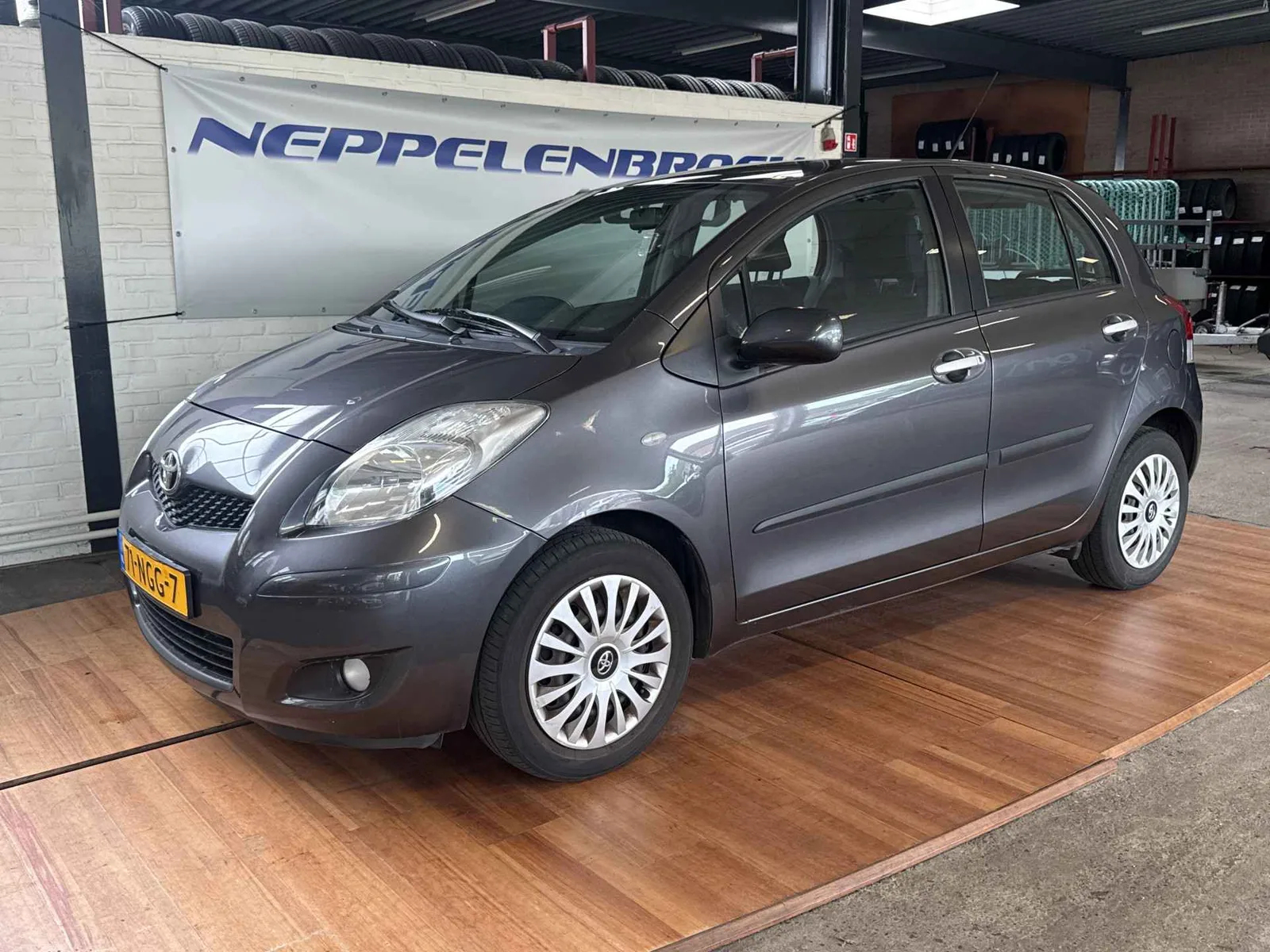 Toyota Yaris (2010) — foto 1