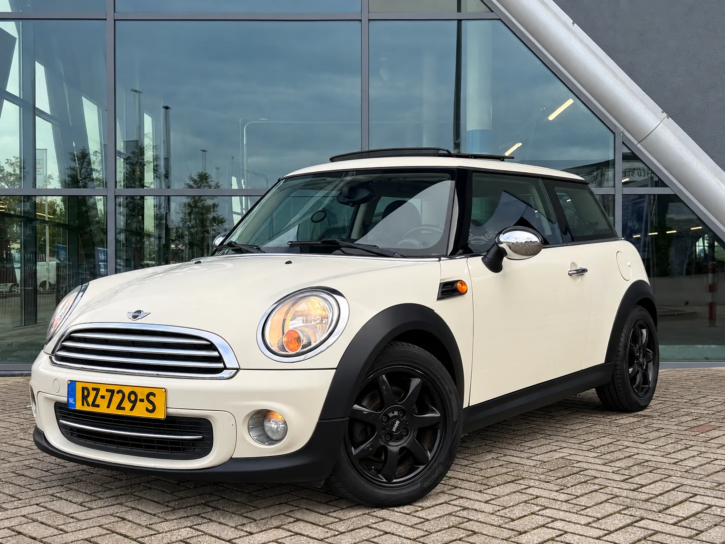 MINI One (2011) — foto 1