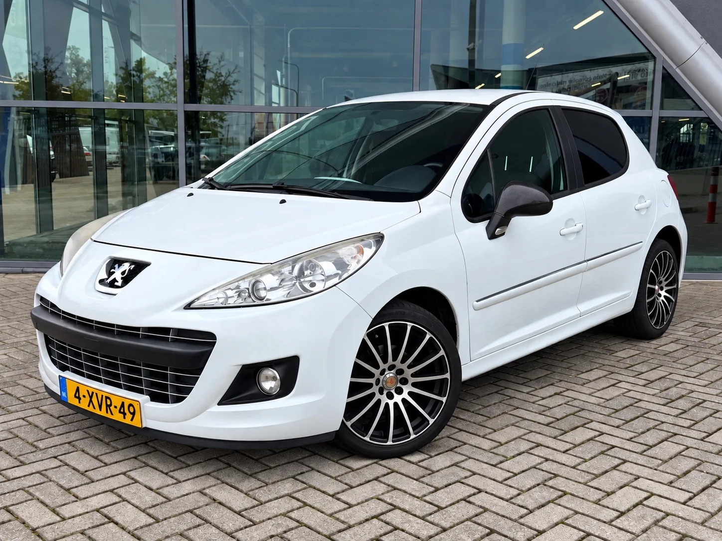 Peugeot 207 (2011) — foto 1