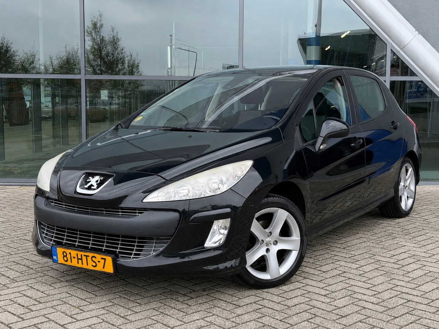 Peugeot 308 (2009) — foto 1