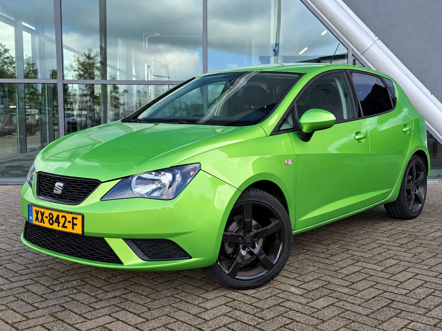 SEAT Ibiza (2013) — foto 1