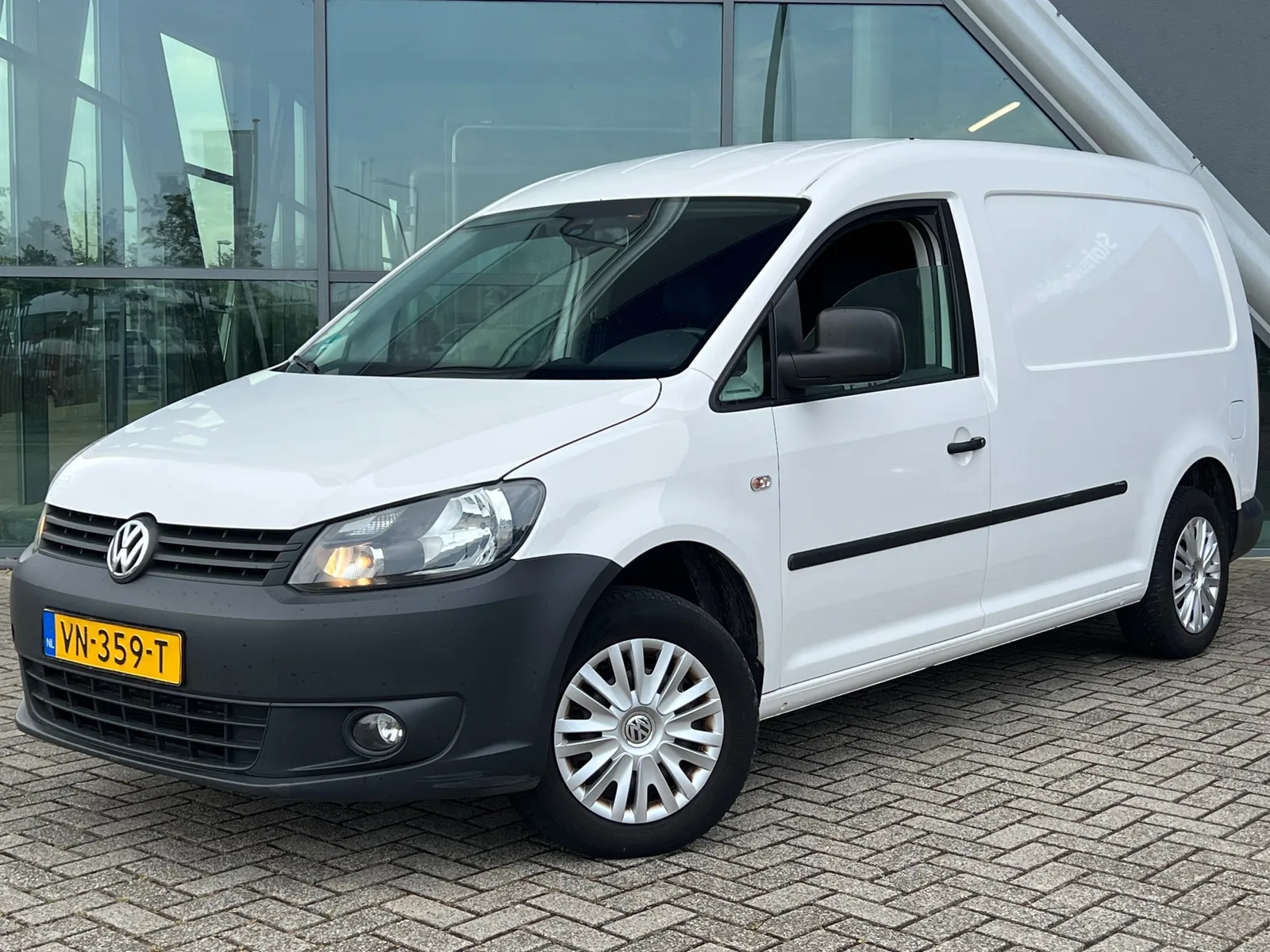Volkswagen Caddy (2015) — foto 1