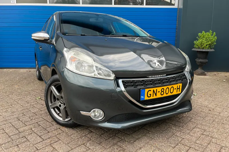 Peugeot 208 (2015)
