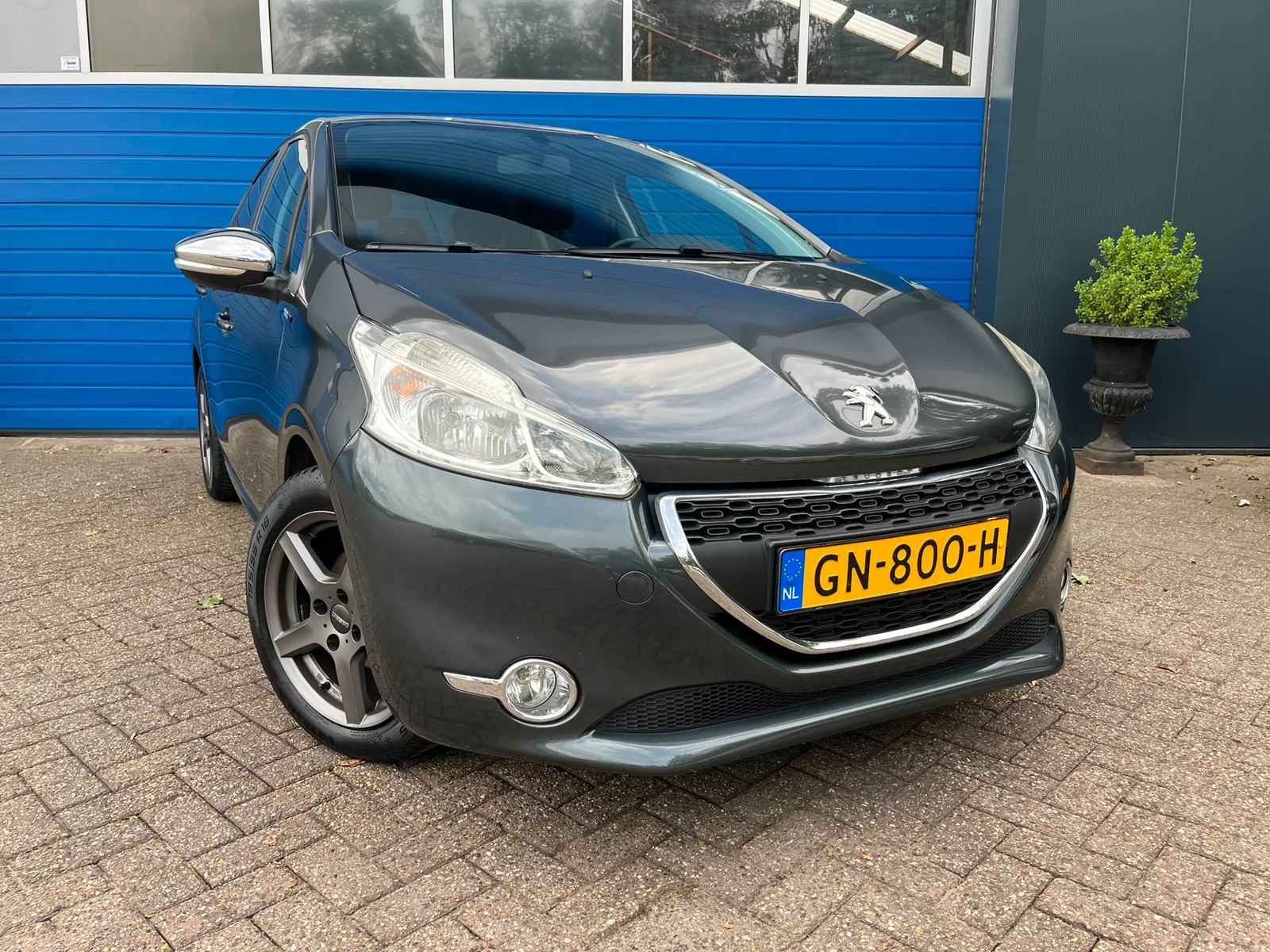 Peugeot 208 (2015) — foto 1