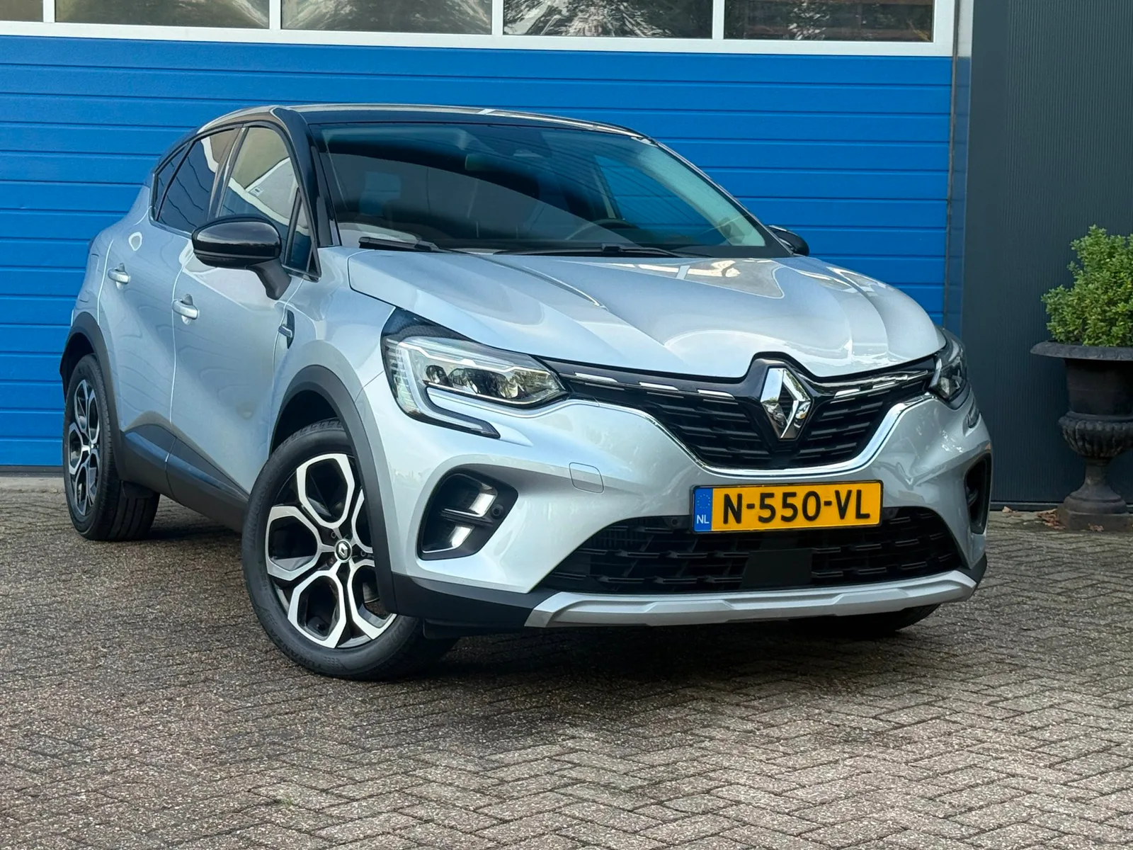 Renault Captur (2022) — foto 1