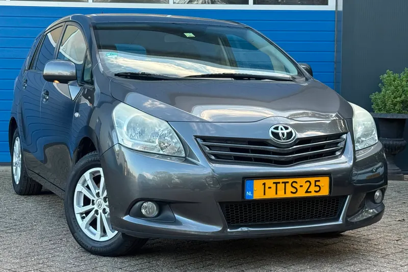 Toyota Verso (2012)