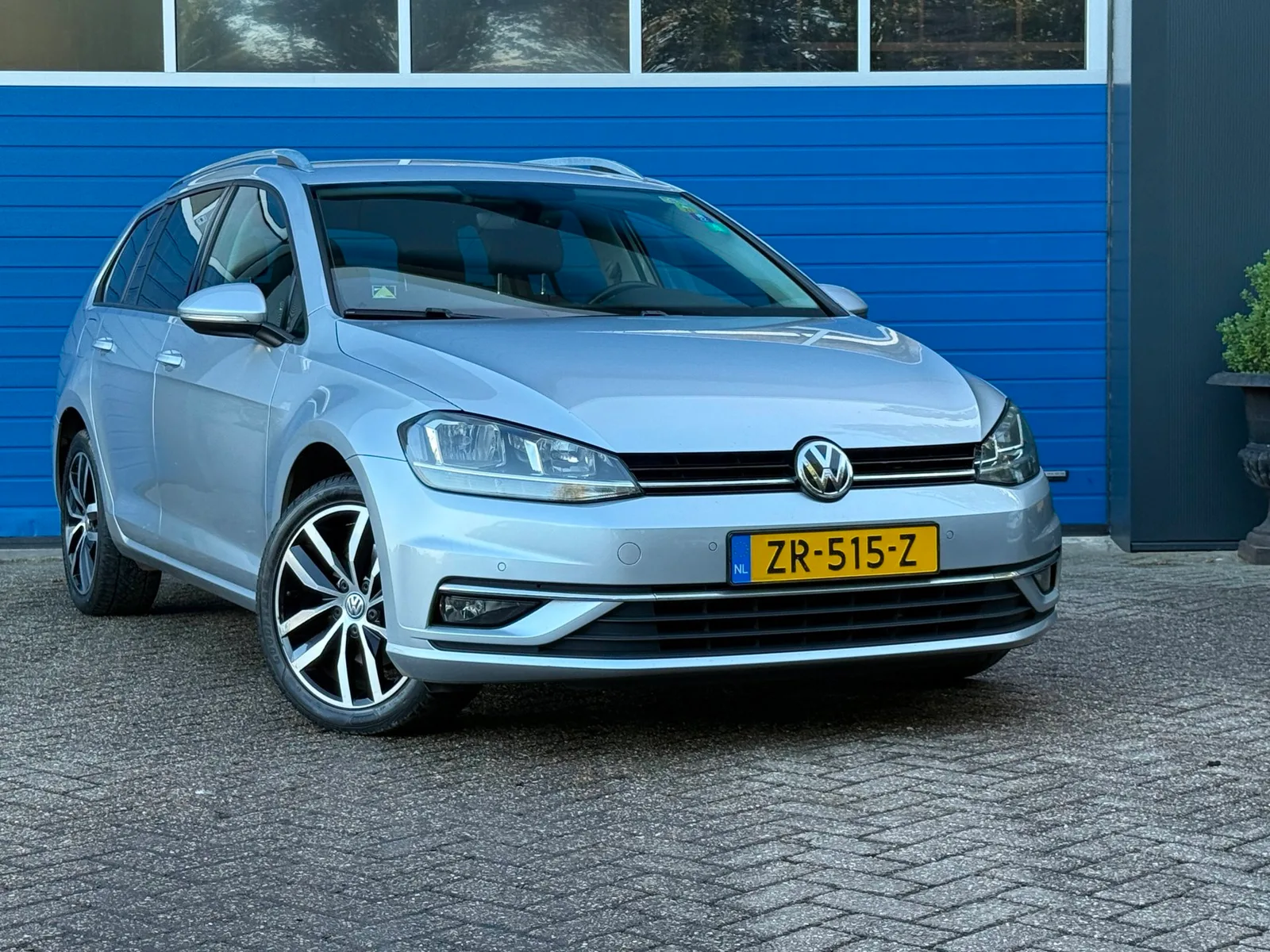 Volkswagen Golf (2019) — foto 1