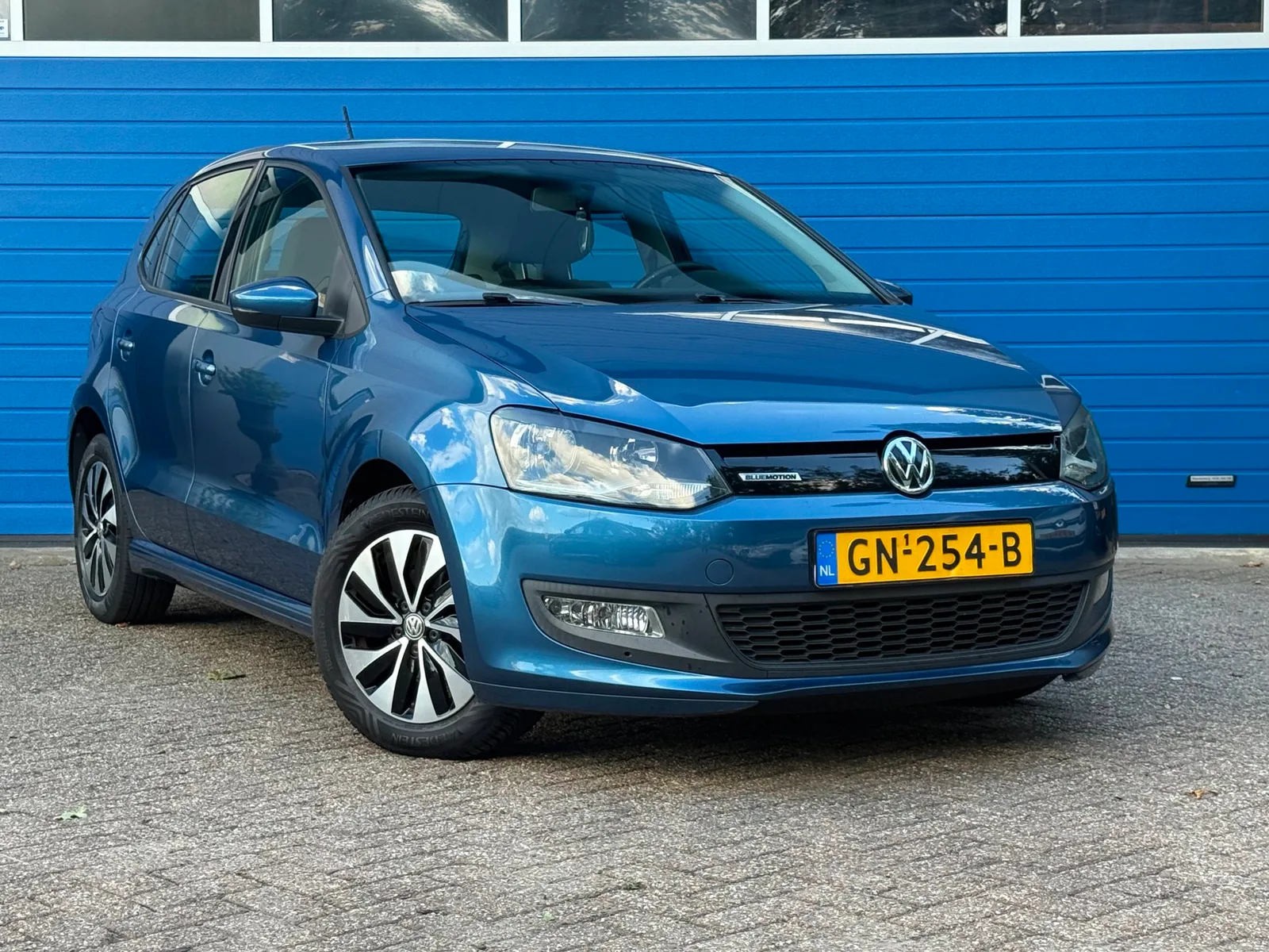 Volkswagen Polo (2015) — foto 1
