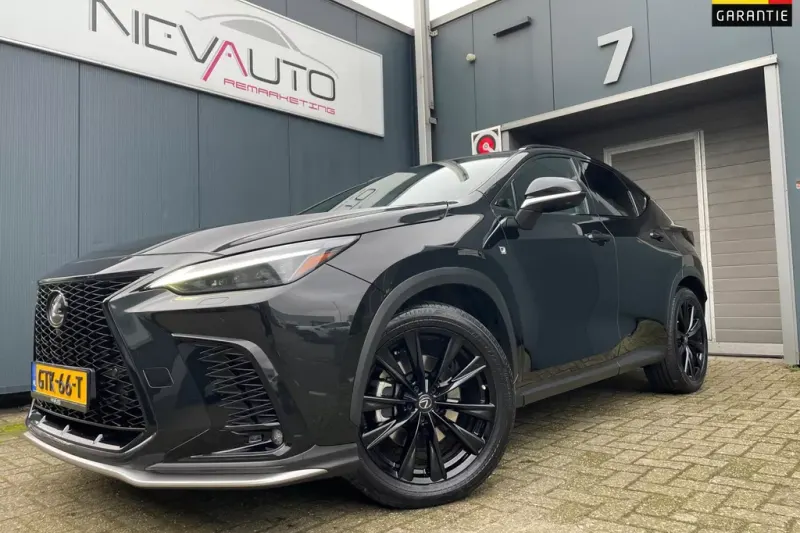 Lexus NX (2022)