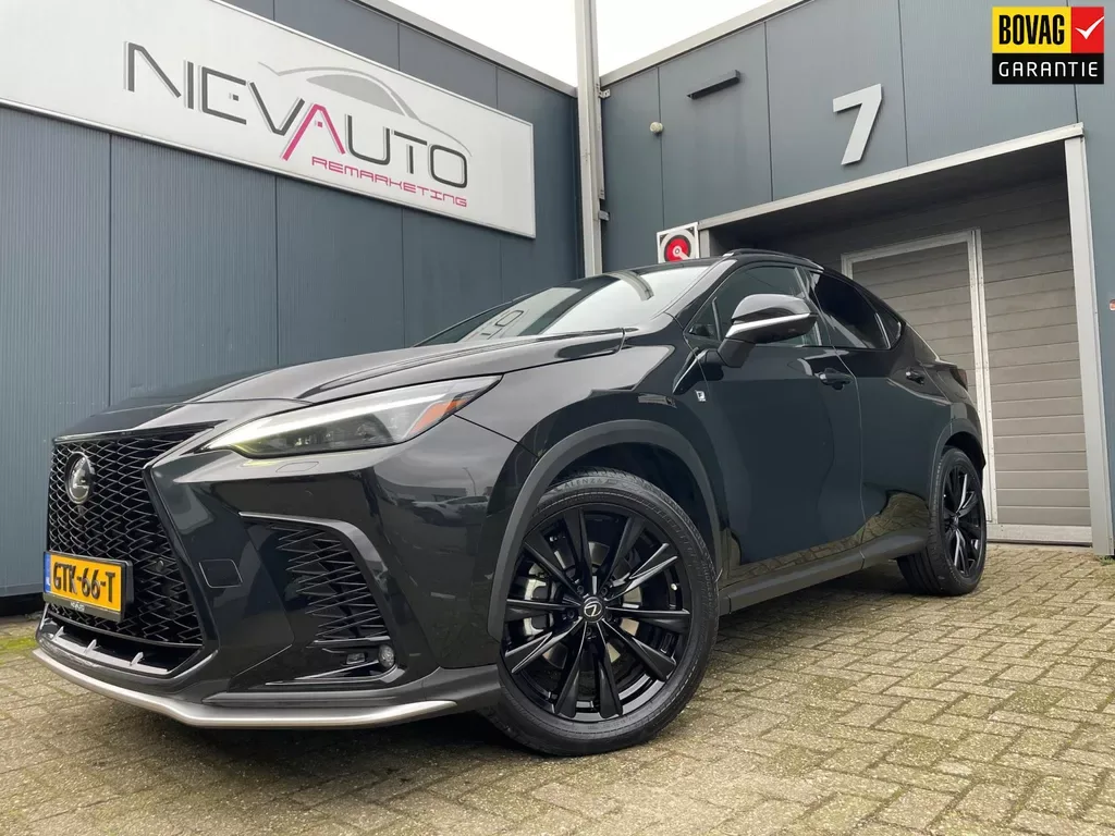 Lexus NX (2022) — foto 1