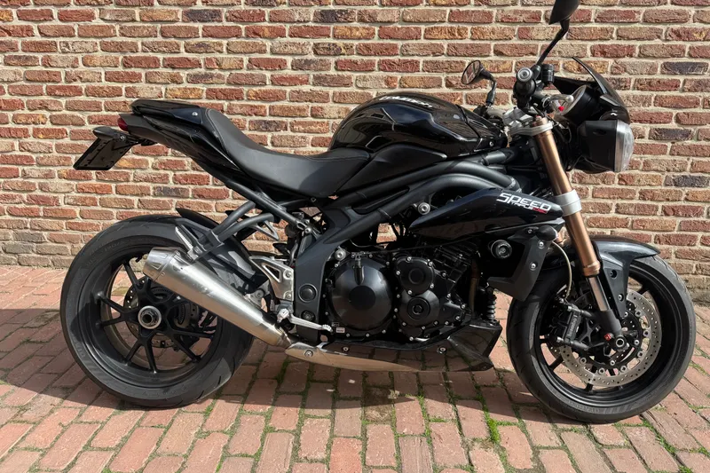 Triumph Speed Triple 1050 (2012)