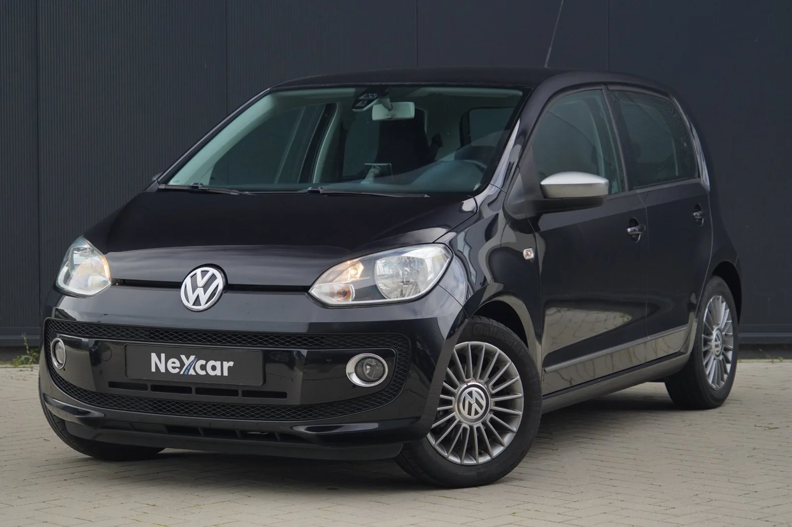 Volkswagen Up! (2013) — foto 1