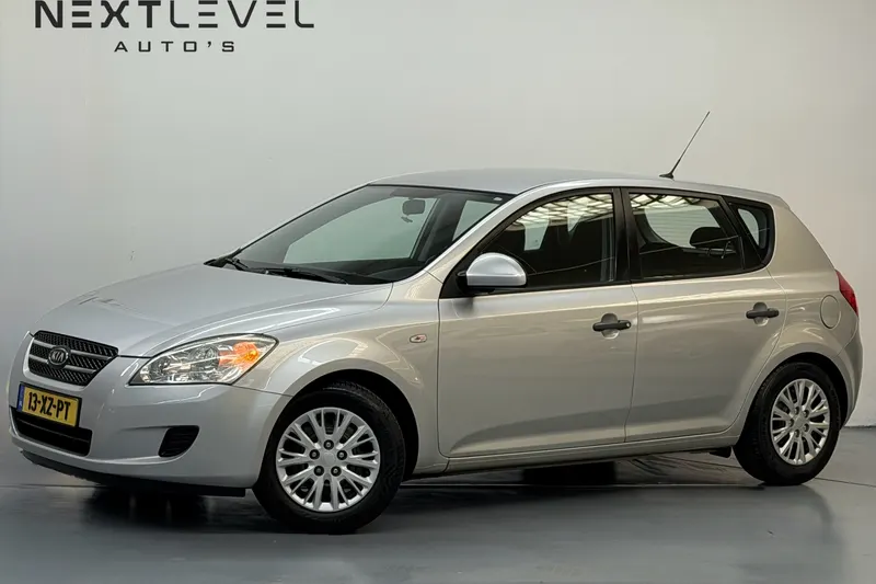 Kia Ceed (2007)