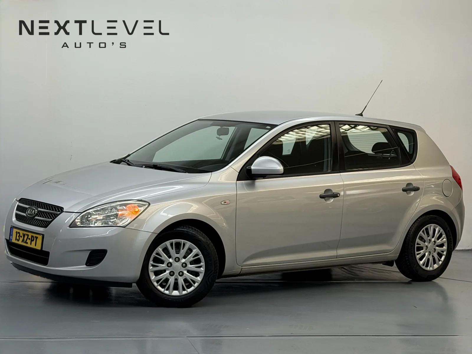 Kia Ceed (2007) — foto 1
