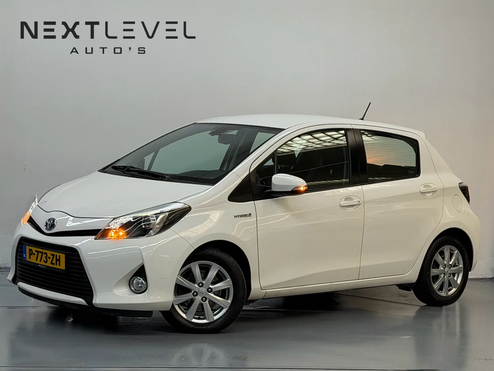 Toyota Yaris (2012) — foto 1