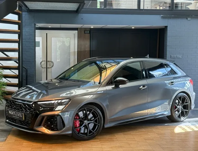 Audi RS 3 Sportback (2023) — foto 1