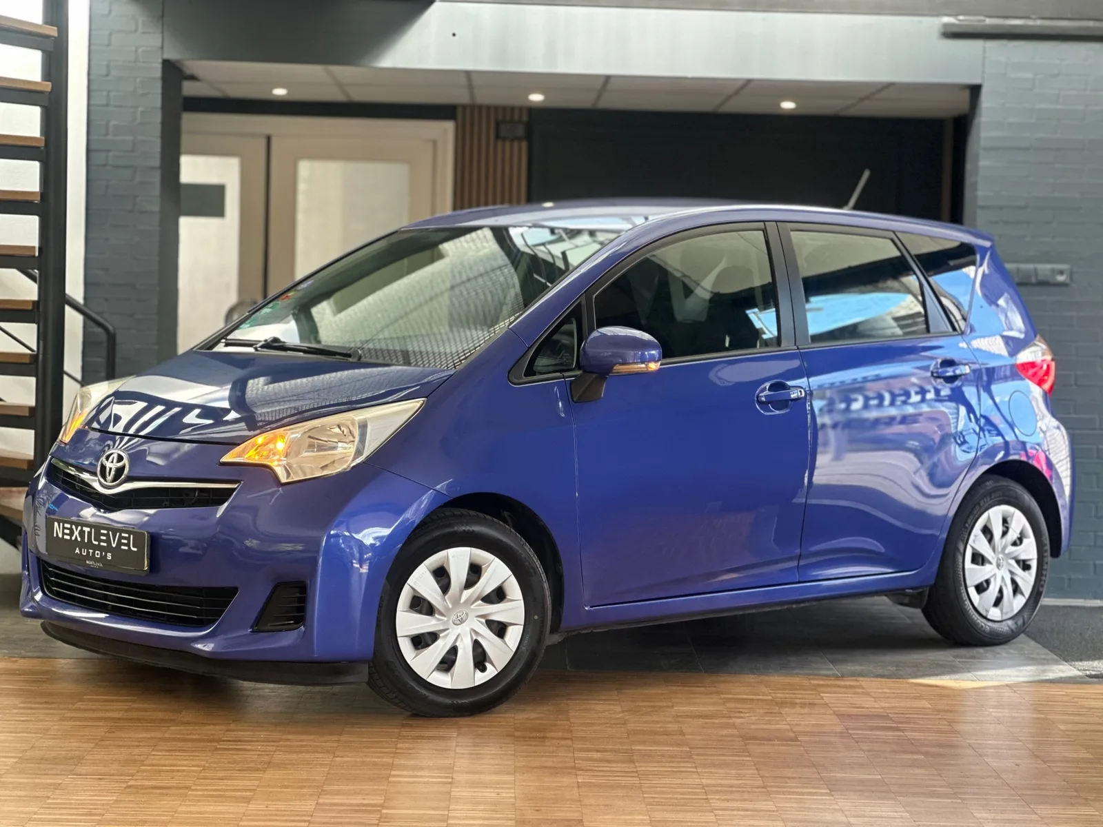 Toyota Verso (2011) — foto 1