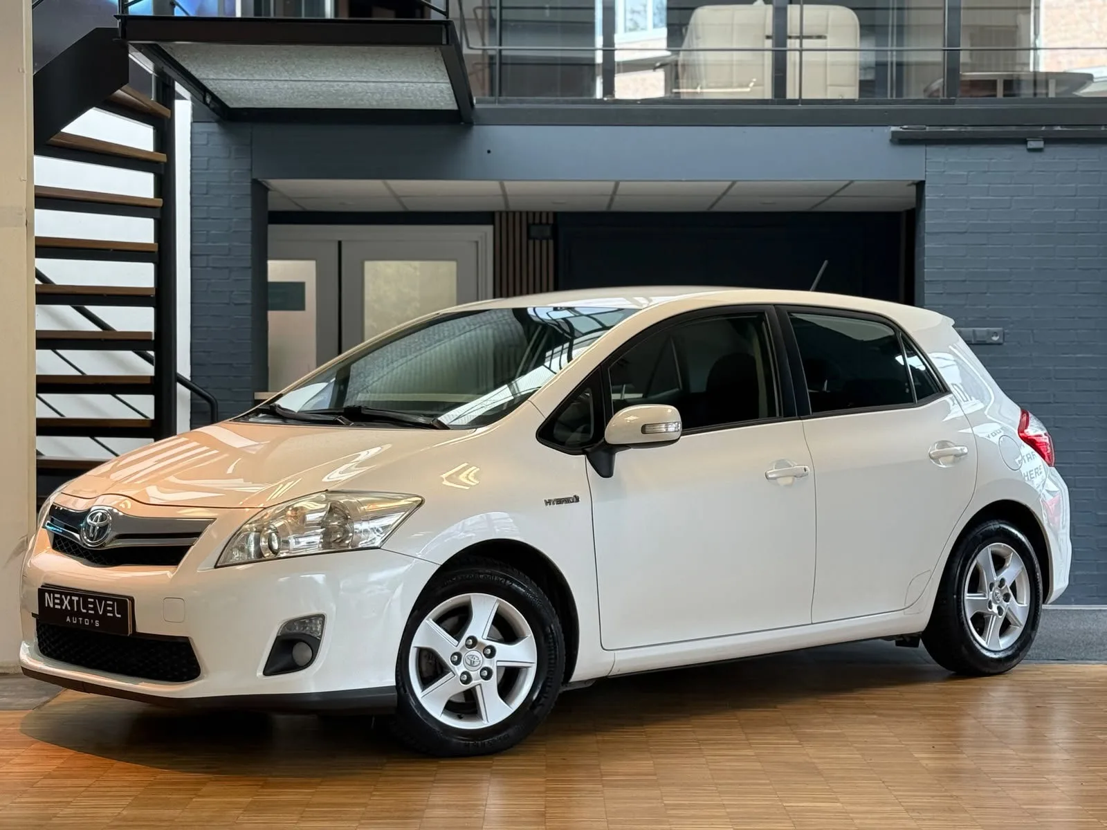 Toyota Auris (2012) — foto 1