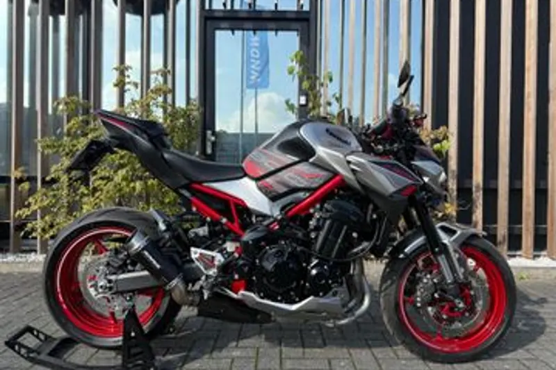 Kawasaki Z900 (2023)