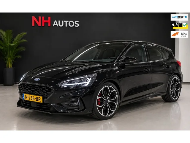 Ford Focus (2021) — foto 1