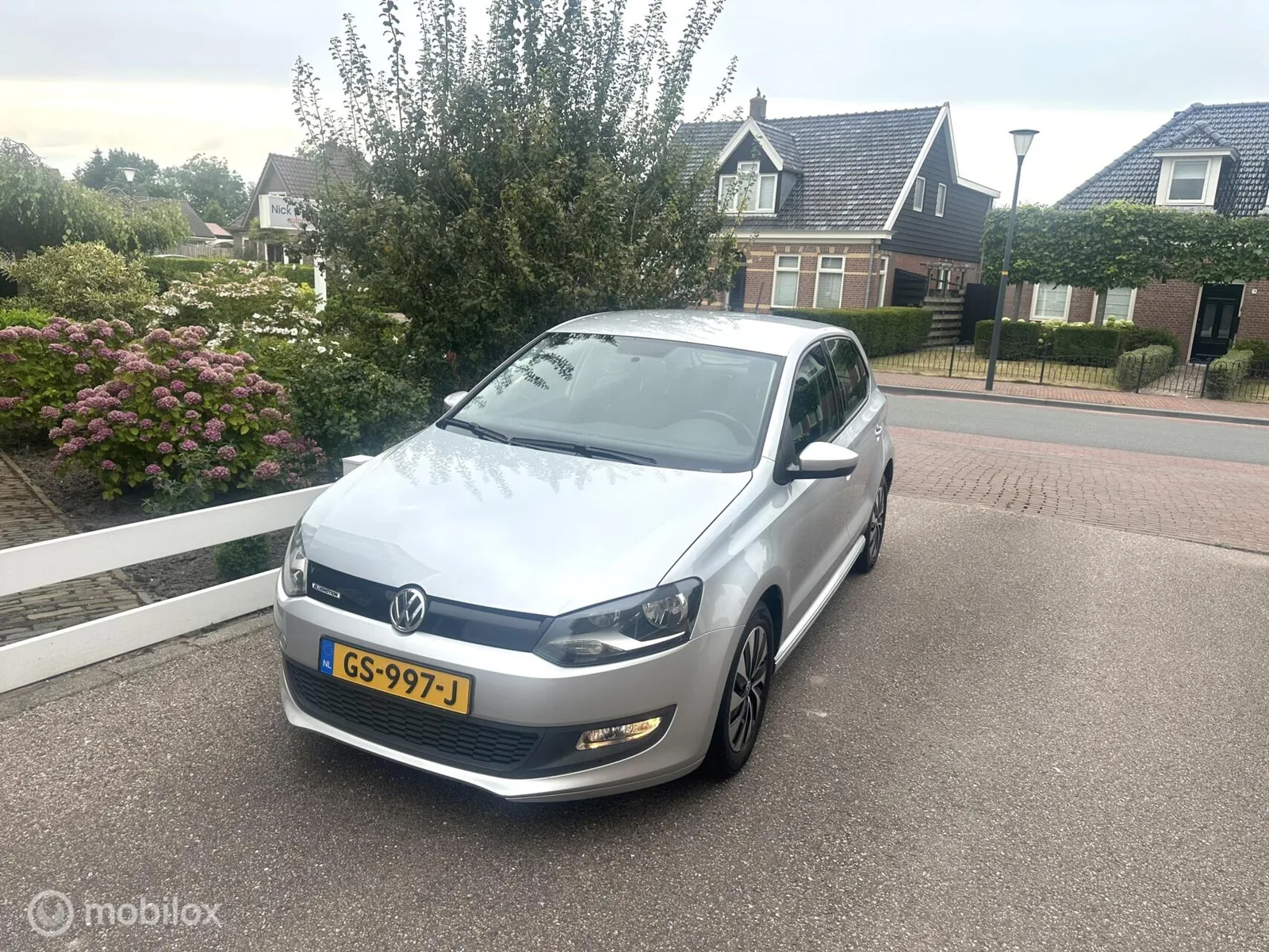 Volkswagen Polo (2015) — foto 1