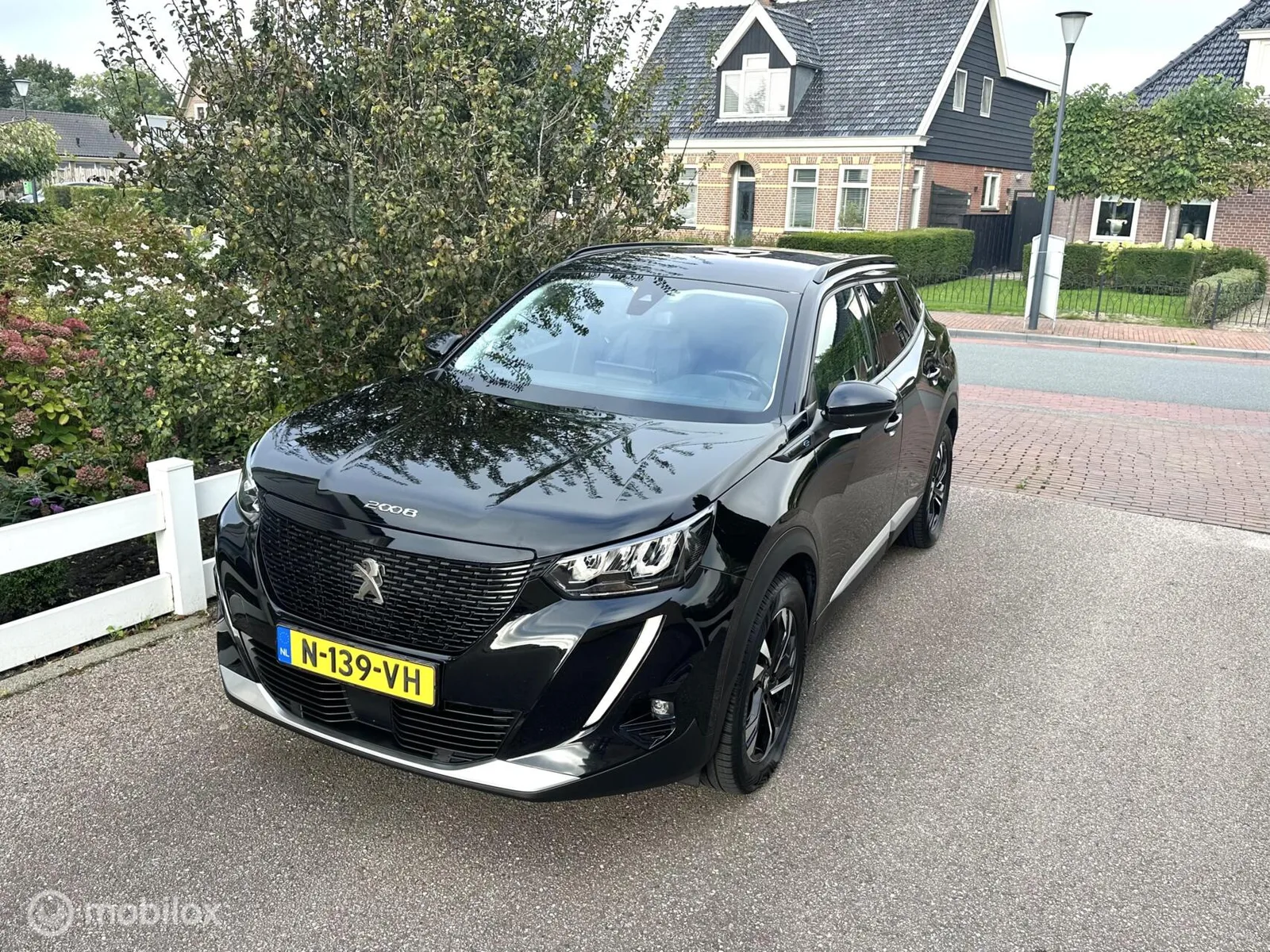 Peugeot e-2008 (2021) — foto 1