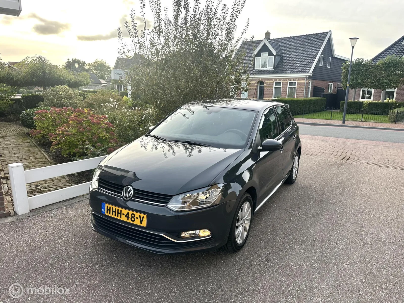 Volkswagen Polo (2015) — foto 1