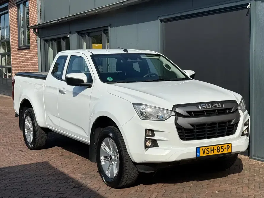 Isuzu D-Max (2022) — foto 1